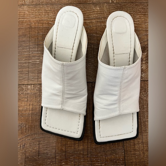 mules shoes. White heel Slippers size: 7.5 - Picture 5 of 7